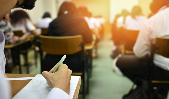 La transición a la educación postobligatoria del alumnado de origen inmigrante en Cataluña